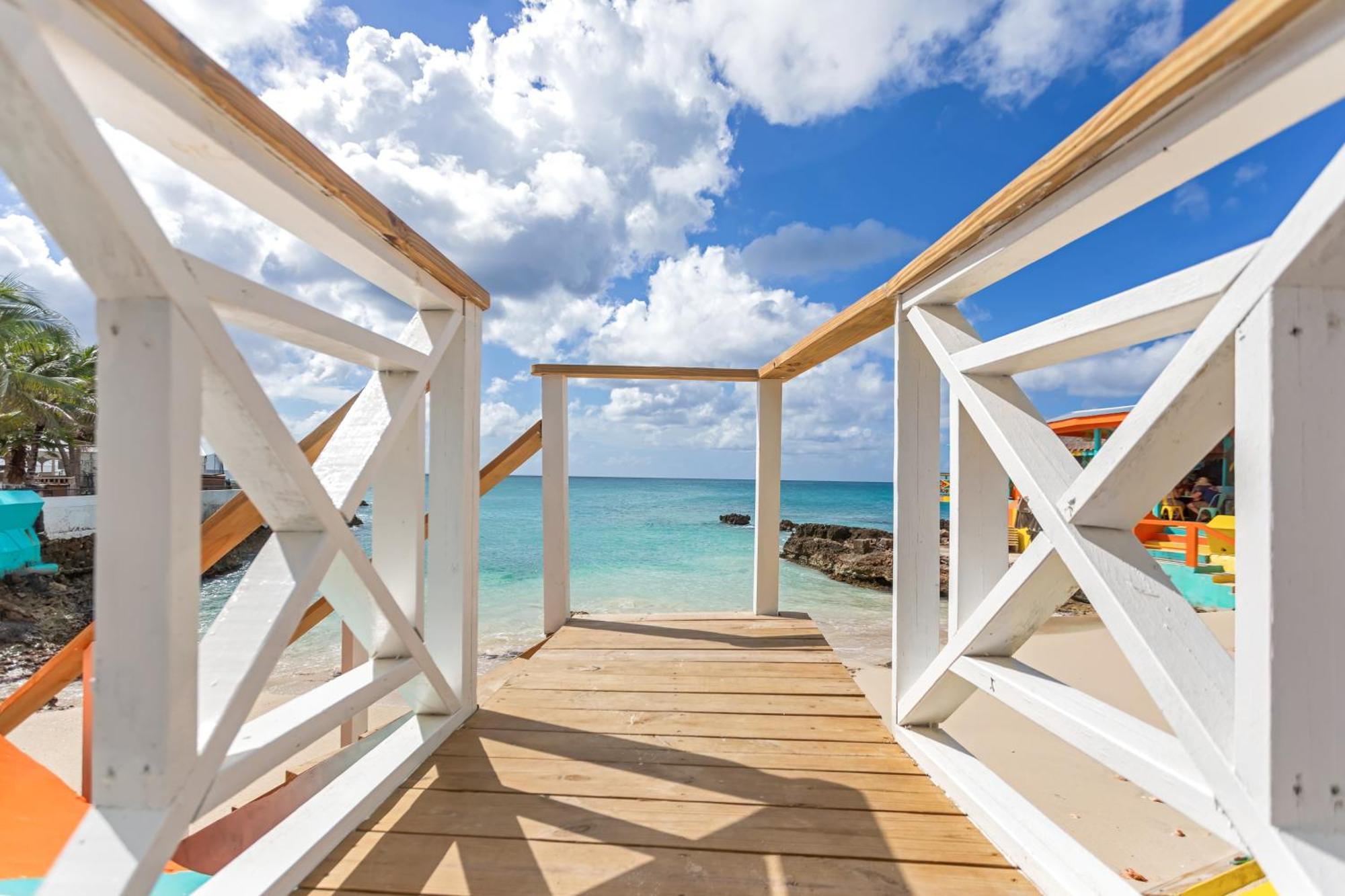Maho Beach House - Sand Bar Condo - 1 Bedroom Suite ภายนอก รูปภาพ